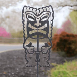 Metal Tiki Garden Stake – Rustic Steel Yard Art for Tropical Outdoor Decor