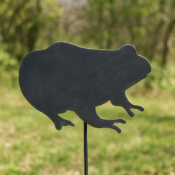 Metal Frog Garden Stake – Decorative Steel Toad Yard Art for Garden and Lawn Décor