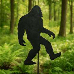 Metal Bigfoot Garden Stake – Rustic Steel Sasquatch Yard Art for Outdoor Decor